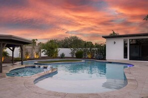 Piscine extérieure, piscine chauffée