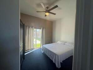 4 bedrooms, WiFi, bed sheets