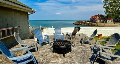 Waterfront Beach Home-3Bdrms/2Bth-close to everything!