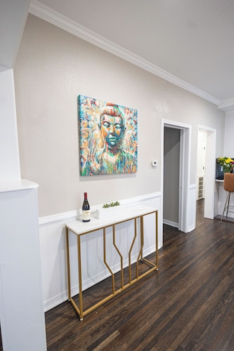 Modernized Cherry St. Historic Gem – Quiet Cul-De-Sac Home
