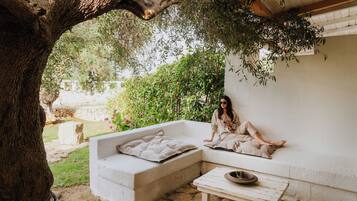 Appartamento Luxury, vista giardino | 1 camera, Wi-Fi gratuito