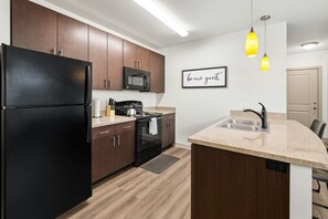 Fridge, microwave, oven, coffee/tea maker