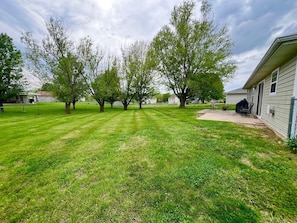 Property grounds - Relax Enjoy Mid-Missouri with Fenced in Back Yard (Boonville)