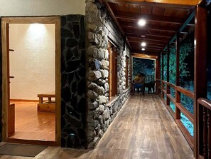 ห้องลักซ์ชัวรี่ดับเบิล, ระเบียง, วิวภูเขา | วิวระเบียง