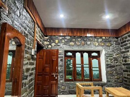 华丽双人房, 山景 | 办公桌、笔记本电脑工作区、免费 WiFi