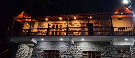 Overnatningsstedets facade