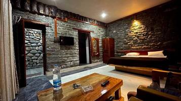 Deluxe Double Room, Hill View | Desk, laptop workspace, free WiFi