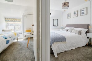 2 camere, con arredamento individuale, ferro/asse da stiro