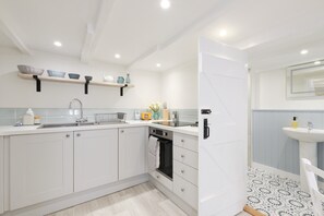 Cottage | Private kitchen | Cookware/dishes/utensils - Detached Cottage in Porthleven, No Deposit (Helston)