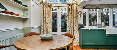 하우스 | 다이닝