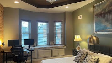 2 bedrooms, desk, iron/ironing board, free WiFi