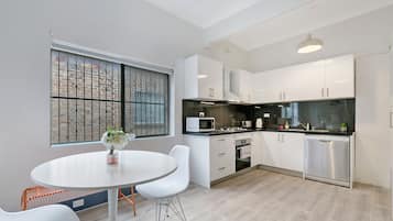 Classic House, 3 Bedrooms | Private kitchen