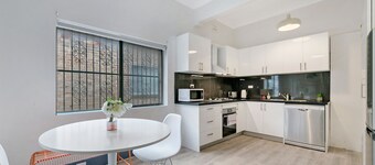 Kozyguru | Arncliffe | Airport Cottage 3 Bed House