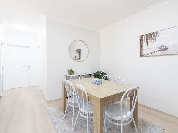 Appartement Classique, plusieurs lits | Coin séjour