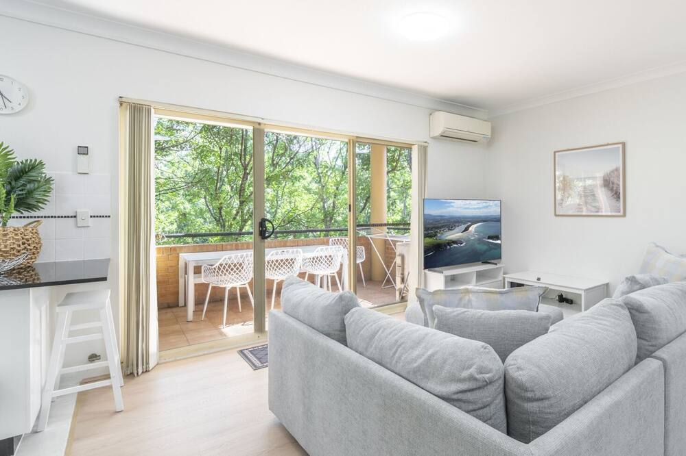 Kozyguru | Homebush West | 3-Beds Apt With Parking
