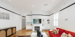 Comfort Apartment, Multiple Beds | Living area