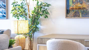 Comfort House, 2 Double Beds | Living area
