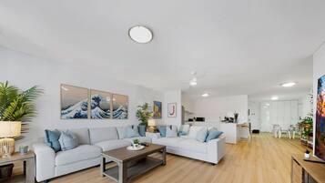 Comfort House, 2 Double Beds | Living area