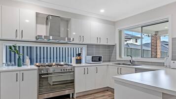 Apartment, 2 Twin Beds | Private kitchen