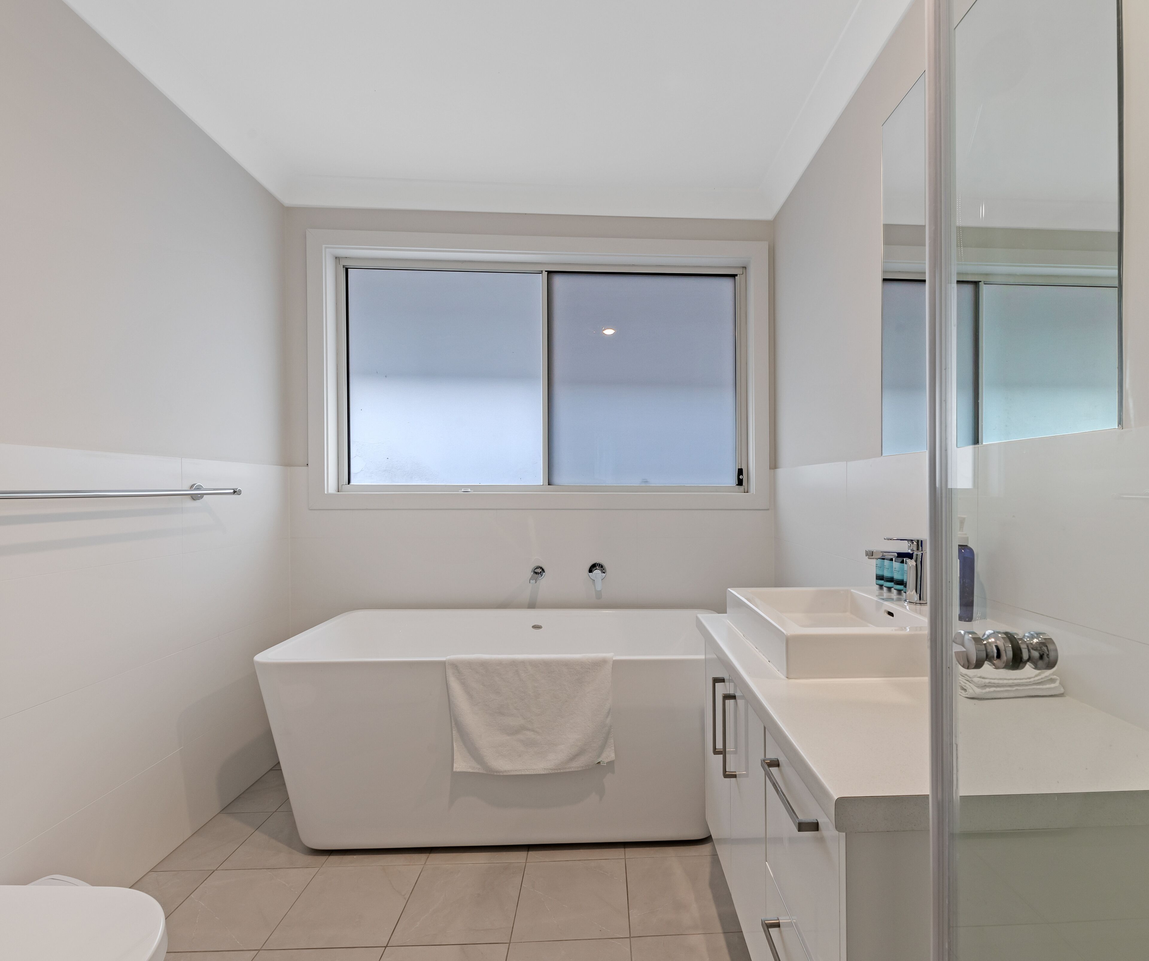 Apartment, 2 Twin Beds | Bathroom