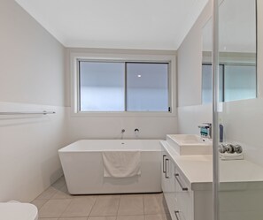 Apartment, 2 Einzelbetten | Badezimmer