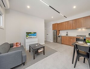 Apartment, 1 Queen Bed | Living area - Kozyguru | Cobbitty | Cozy One-Bedroom Retreat (Cobbitty)