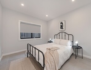 Apartment, 1 Queen Bed | 2 bedrooms, free WiFi