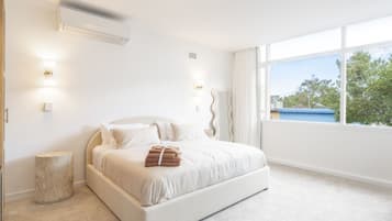 Studio, 1 King Bed | Free WiFi