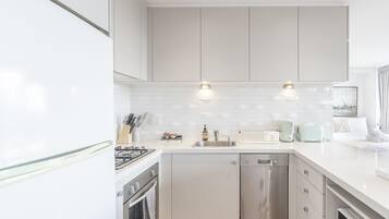 City Apartment, 1 Double Bed | Private kitchen