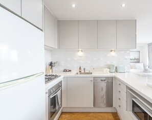 City Apartment, 1 Double Bed | Private kitchen