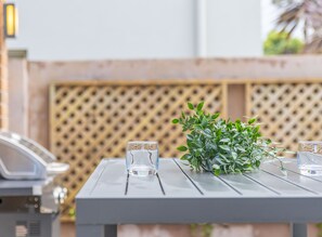 하우스, 침대(여러 개) | 테라스/파티오