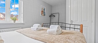 Charming House •  Central Location • Free Parking