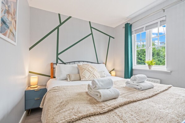 2 bedrooms, iron/ironing board, travel cot, WiFi