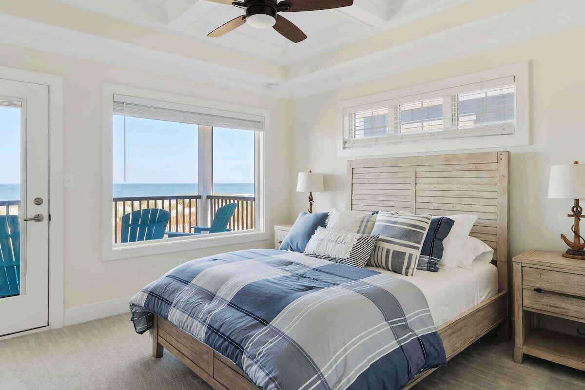 5 bedrooms, desk, iron/ironing board, travel crib