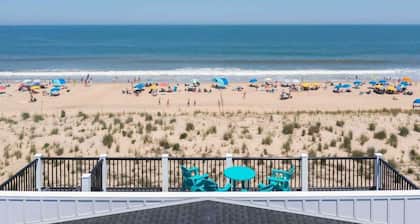 Beachfront Luxury Villa in Dewey Beach, Two Master Bedroom