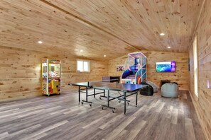 Spielezimmer