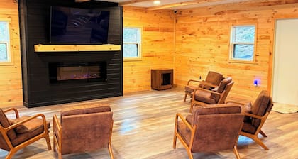 RV Site - Full Hookup 30 Amp - Up to 33ft