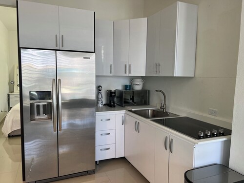 Modern Oasis in the Heart of Santurce – Walk to Top Spots, Beaches & More!