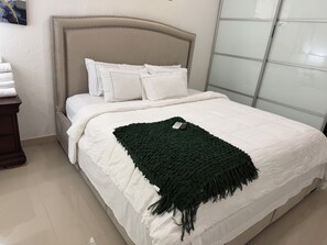3 habitaciones, tabla de planchar con plancha y wifi gratis 