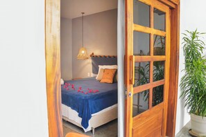 Classic Suite, Garden View | 1 bedroom, in-room safe, laptop workspace, free WiFi