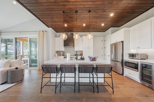 Blowing Rock | Mountain Views, Club Access & Fireplace