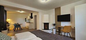 1 bedroom, desk, travel crib, free WiFi