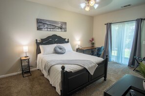 3 slaapkamers, een strijkplank/strijkijzer, wifi, beddengoed