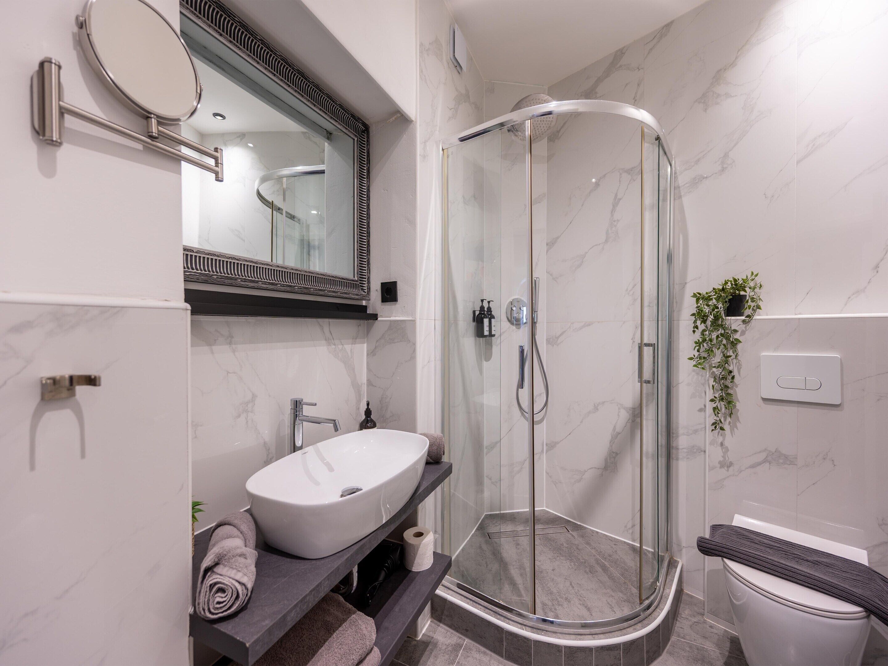 Apartment | Bathroom