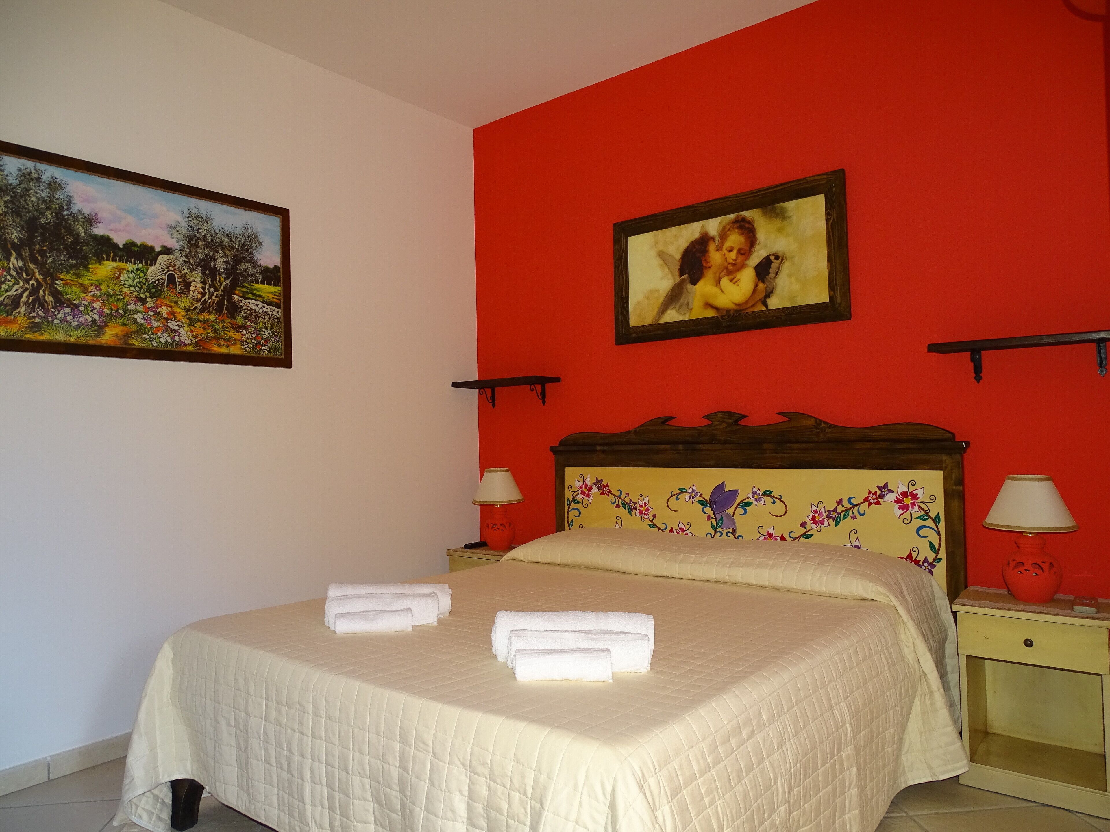 Dundyner, minibar, skrivebord og skrivebord for bærbar PC