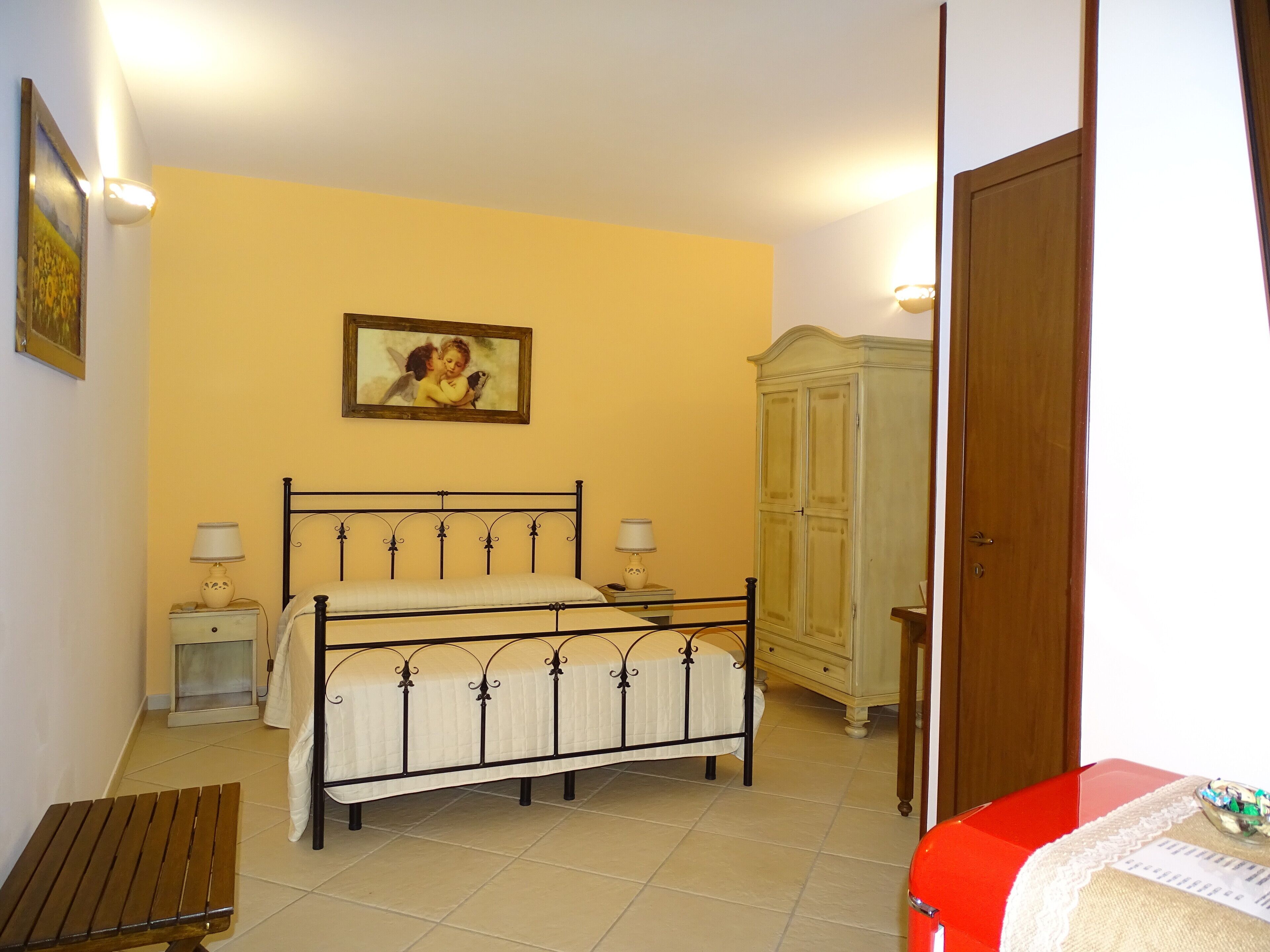 Habitación superior, vistas al parque | Edredones de plumas, minibar, escritorio