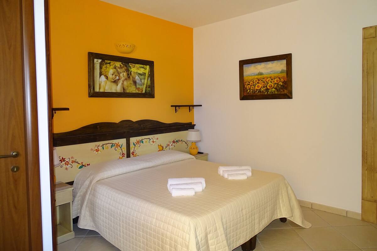 Rom – superior, parkutsikt | Dundyner, minibar, skrivebord og skrivebord for bærbar PC