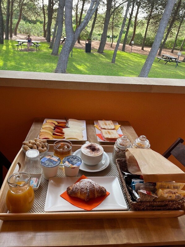 Petit déjeuner complet compris tous les jours