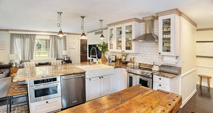 Driftwood Cottage, a charming 3-bed/2-bath home in peaceful Union Pier!