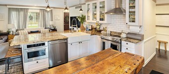 Driftwood Cottage, a charming 3-bed/2-bath home in peaceful Union Pier!